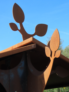 908962 Detail van de jongerenontmoetingsplaats (JOP) 'Rijnvliet-Strijkviertel' van cortenstaal, bij het fietspad langs ...